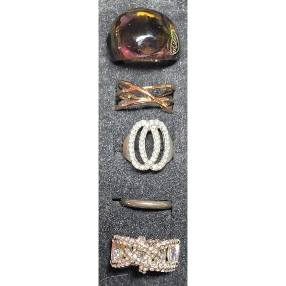 17 Pc Women's Ring Lot Mixed Sizes Most 8-8.75 Statement Bands Mixed Variety